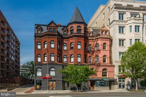 2525 PENNSYLVANIA AVENUE 305 - Photo 1