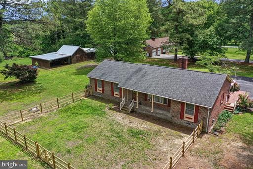 31 Bunker RD FARNHAM VA 22460 - Photo 1
