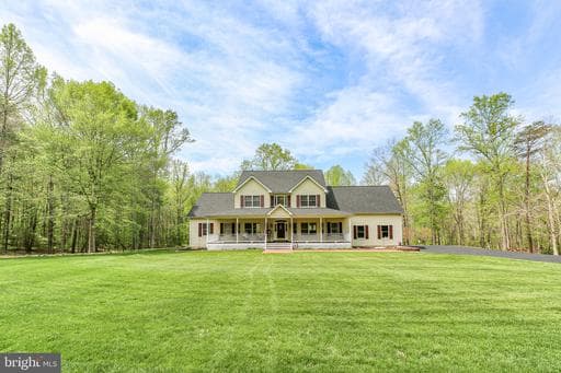839 Queen Anne Dr, Fredericksburg, VA 22406-4660, United States - Photo 1