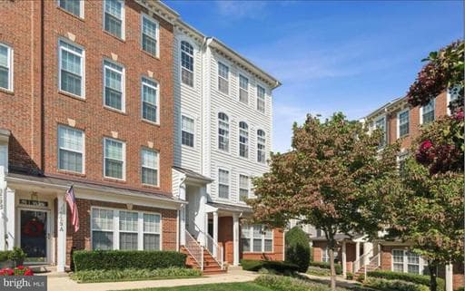 327 CROSS GREEN STREET 327B - Photo 1
