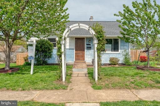 147 BAY BLVD - Photo 1