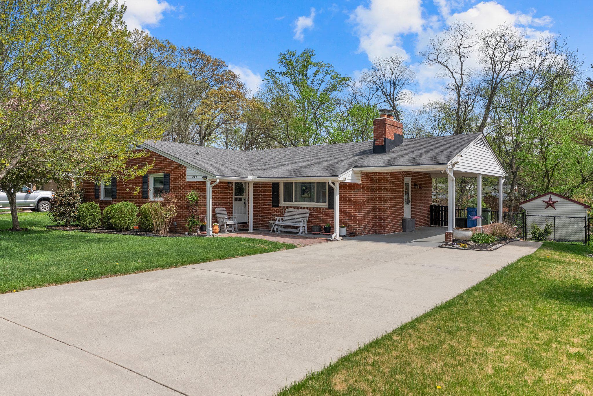 205 MARSHALL DRIVE - Photo 1