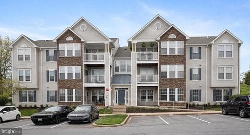 5600 AVONSHIRE PLACE #J