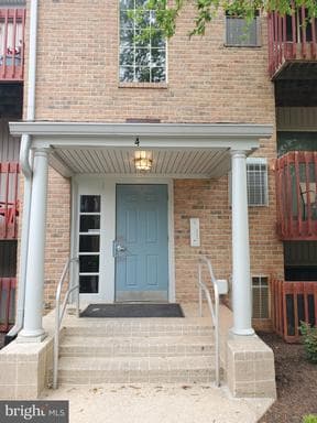 4 Banyan Wood Ct, Essex, MD 21221-7352, United States - Photo 1