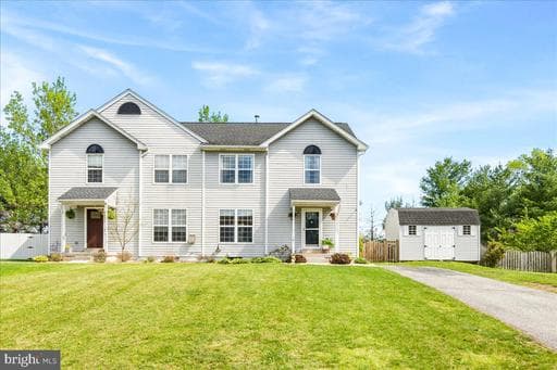 18 ROBINDALE DRIVE - Photo 1