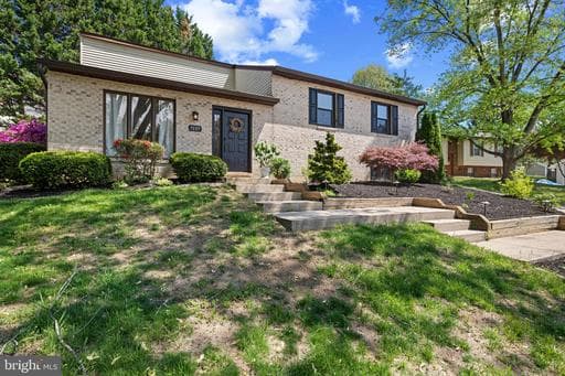 7127 Tulip Ct, Sykesville, MD 21784-5960, United States - Photo 1