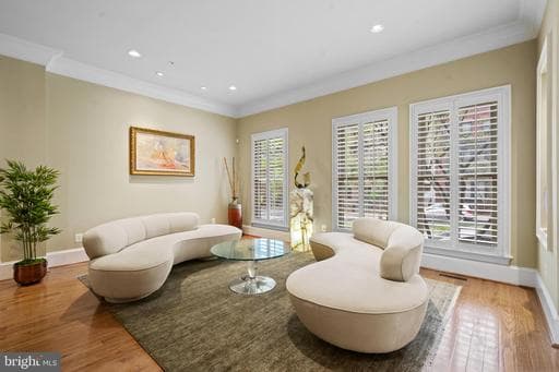 7820 CADBURY AVENUE - Photo 1