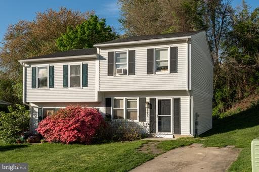 18 WENNER DRIVE - Photo 1