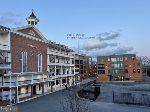 208 SECOND STREET 202 - Photo 1