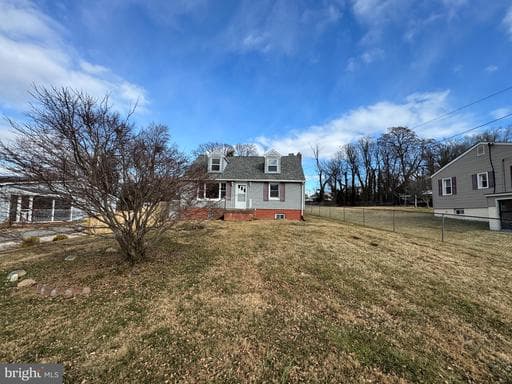 2716 Alderwood Ave, Halethorpe, MD 21227-2101, United States - Photo 1