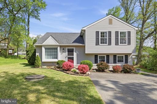 430 AZALEA PLACE - Photo 1