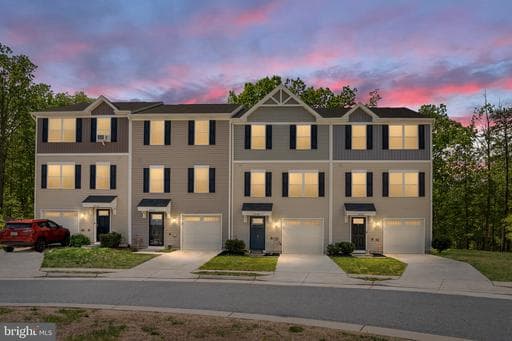 2868 FARZI CIRCLE - Photo 1