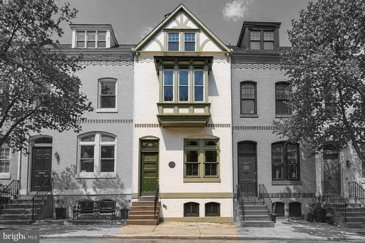 1215 JOHN STREET