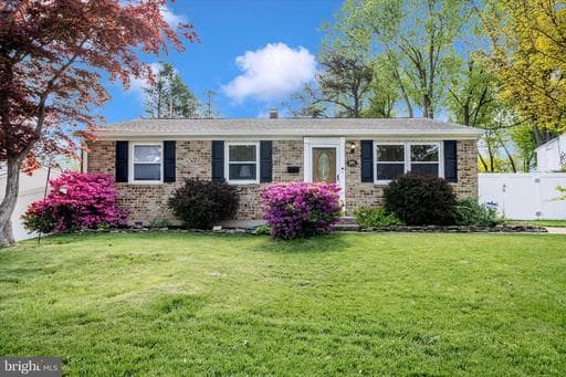 305 GLYNDON DRIVE - Photo 1