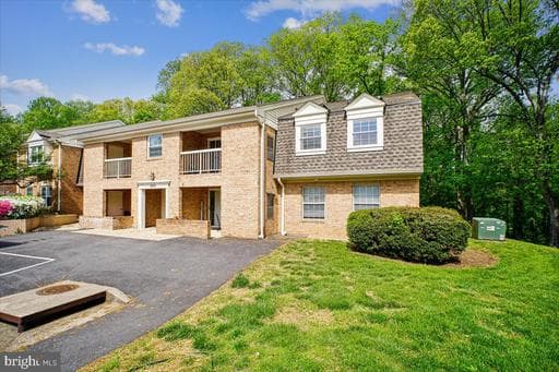 5800 Cove Landing Rd, Burke, VA 22015-2600, United States - Photo 1