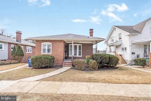 1008 WALNUT AVENUE