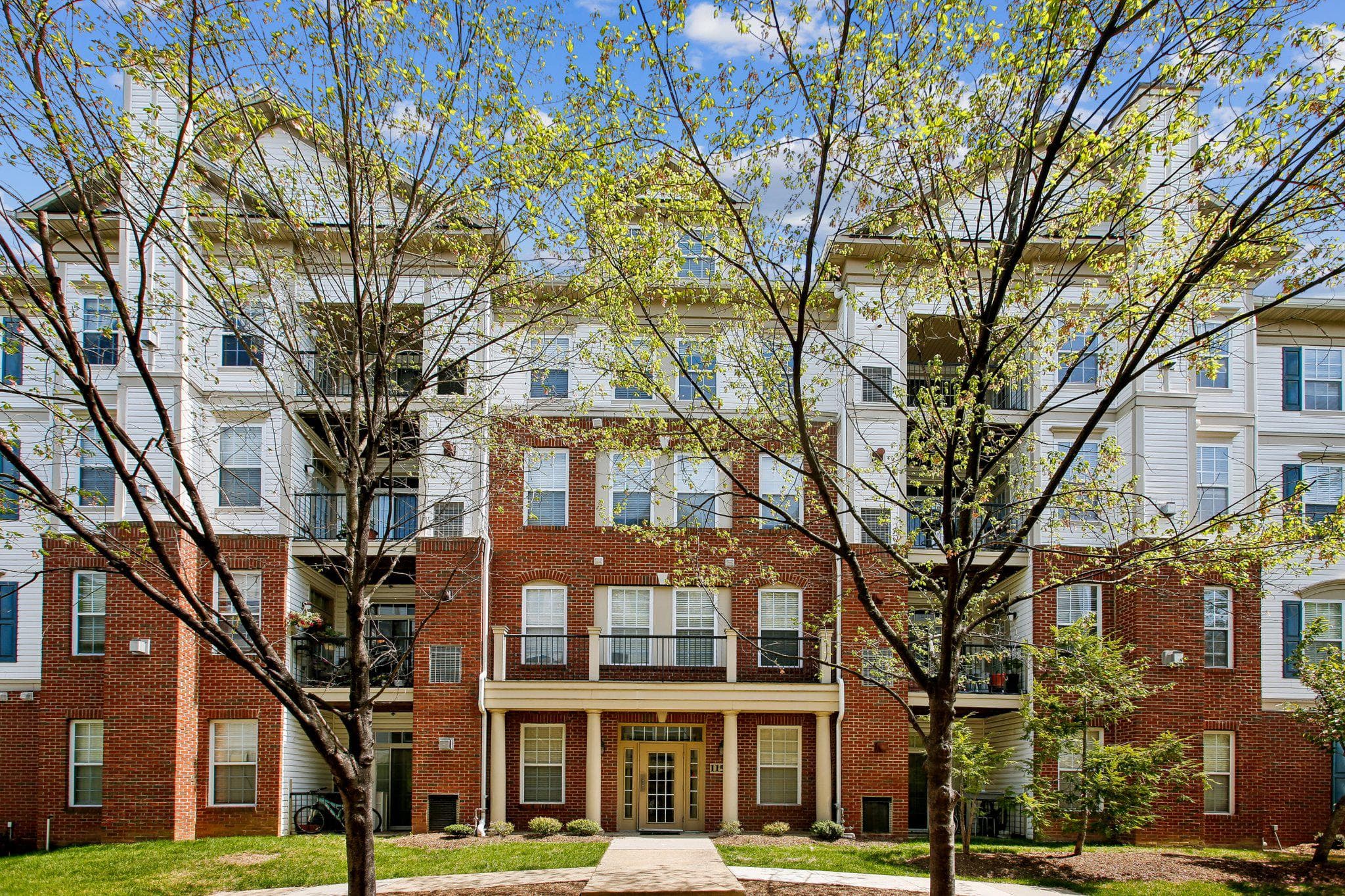 11506 Sperrin Cir, Fairfax, VA 22030-8594, United States - Photo 1