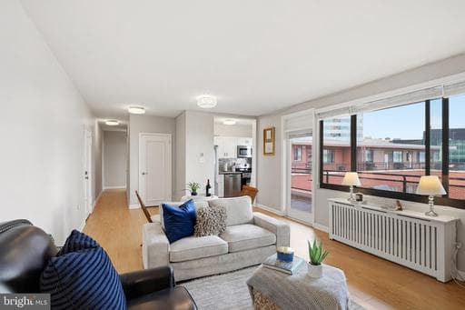 1121 ARLINGTON BOULEVARD 1004 - Photo 1