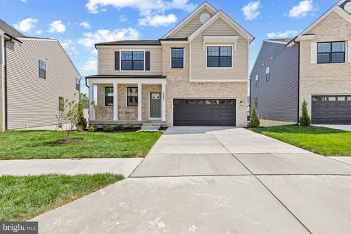 5115 GLISTENING POND WAY