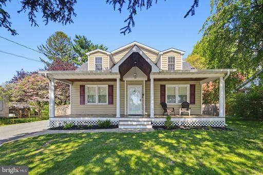6346 BARNETT AVENUE - Photo 1