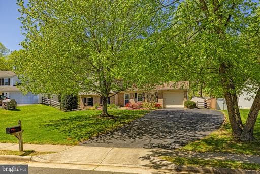 911 Chancellor St SW, Leesburg, VA 20175-4355, United States - Photo 1