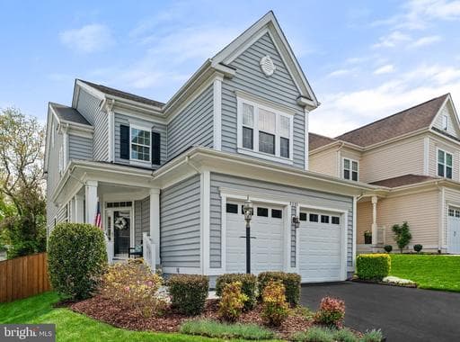 9805 AMSTERDAM STREET - Photo 1