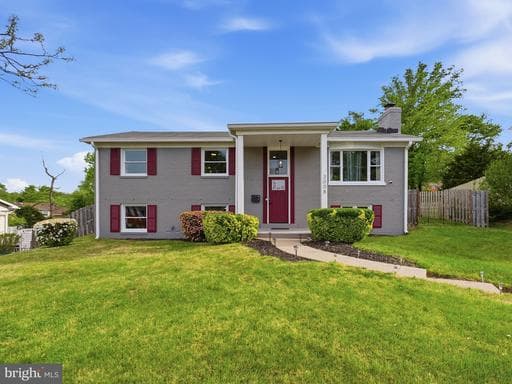 3008 ALBANY COURT - Photo 1