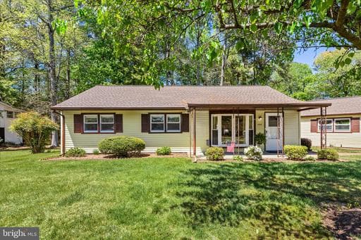 104 OAKLEE DRIVE - Photo 1