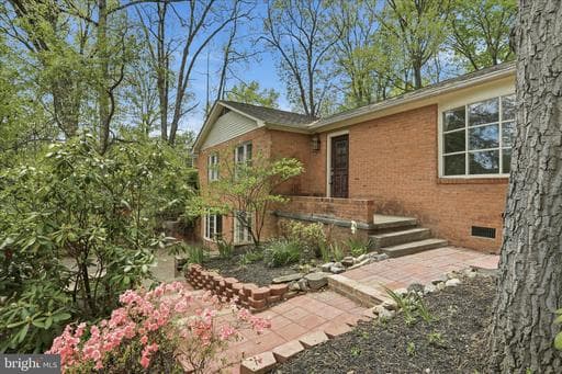 107 OAK RIDGE DRIVE - Photo 1
