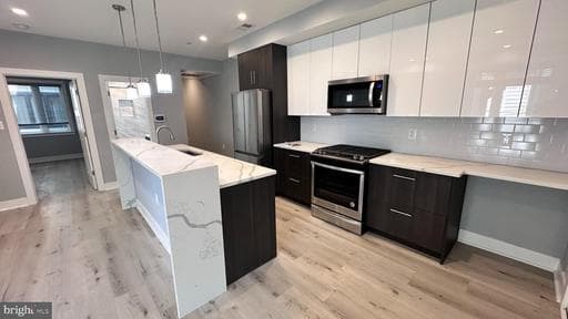 818 KENNEDY STREET 6 - Photo 1