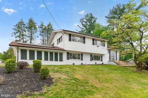 5406 CHESTERFIELD DRIVE - Photo 1