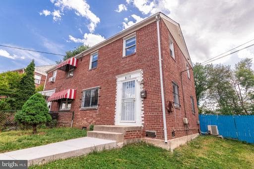 817 BERKSHIRE DRIVE - Photo 1