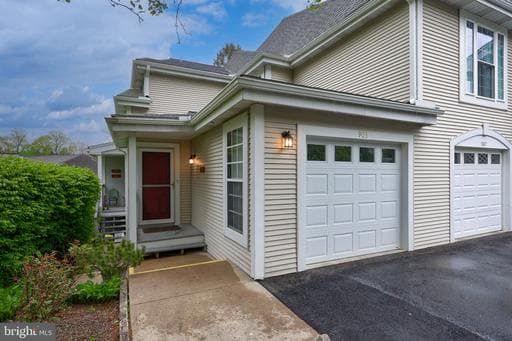 903 COUNTRY PLACE DRIVE - Photo 1