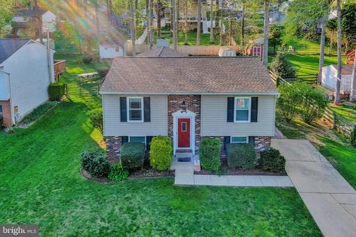 208 YELLOW BRICK COURT - Photo 1