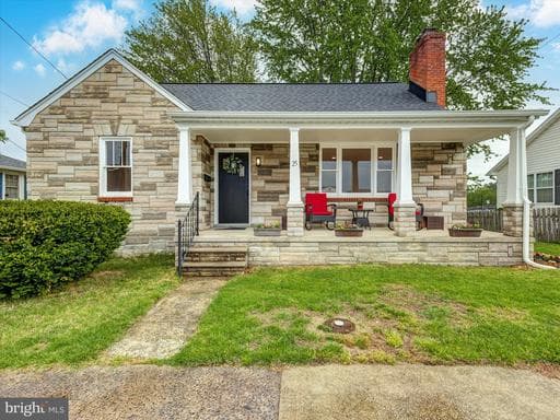 25 YOUNG AVENUE - Photo 1