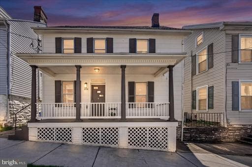 208 MAIN STREET - Photo 1