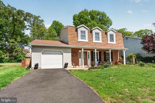 8745 Country Ln, Manassas, VA 20110-3825, United States - Photo 1