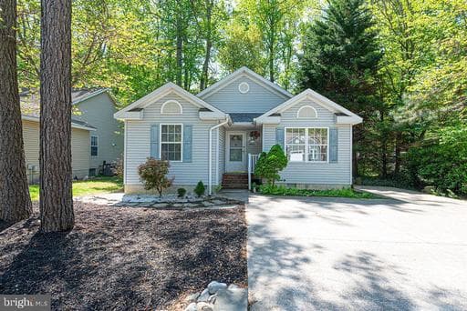 863 OCEAN PARKWAY - Photo 1
