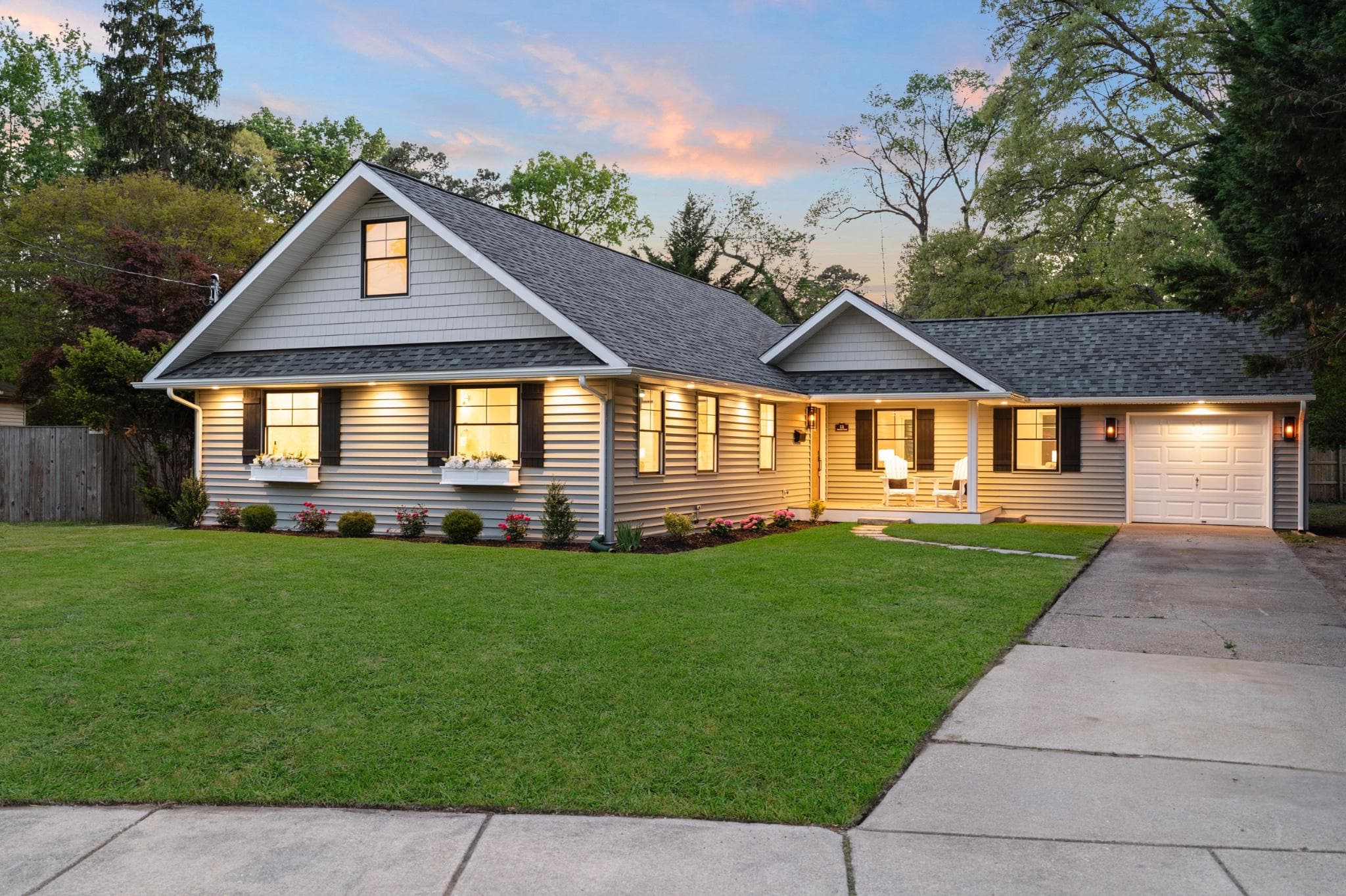 11 ADMIRAL ROAD - Photo 1