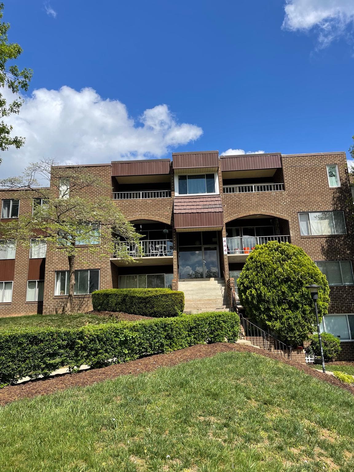 444 Girard St, Gaithersburg, MD 20877-3319, United States - Photo 1