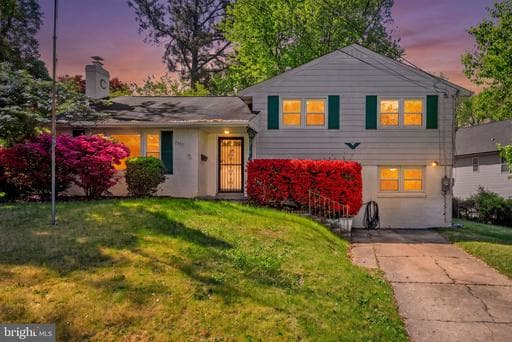 7505 Nottoway Pl, Springfield, VA 22150-4137, United States - Photo 1