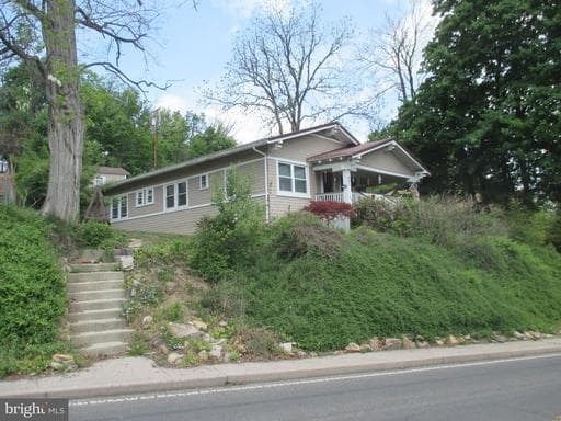 881 BRADDOCK ROAD - Photo 1