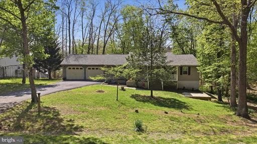 407 DOGWOOD DRIVE - Photo 1