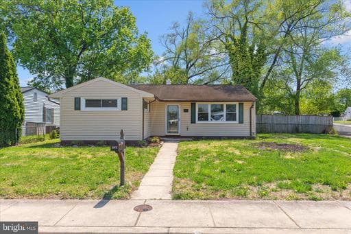 301 8TH AVENUE - Photo 1