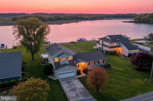 115 CONGRESSIONAL DRIVE - Photo 1