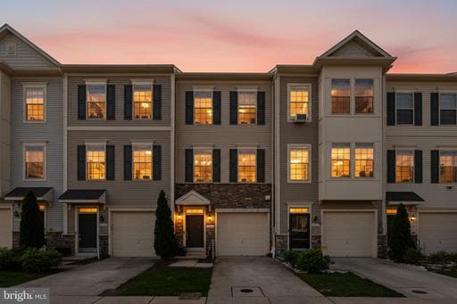 8183 HOLLOW COURT - Photo 1