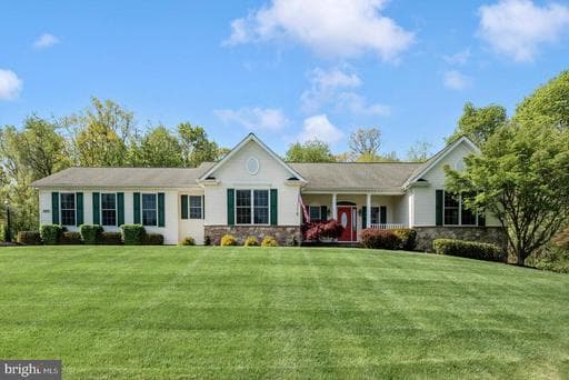 2415 Shawnee Dr, Finksburg, MD 21048-1407, United States - Photo 1