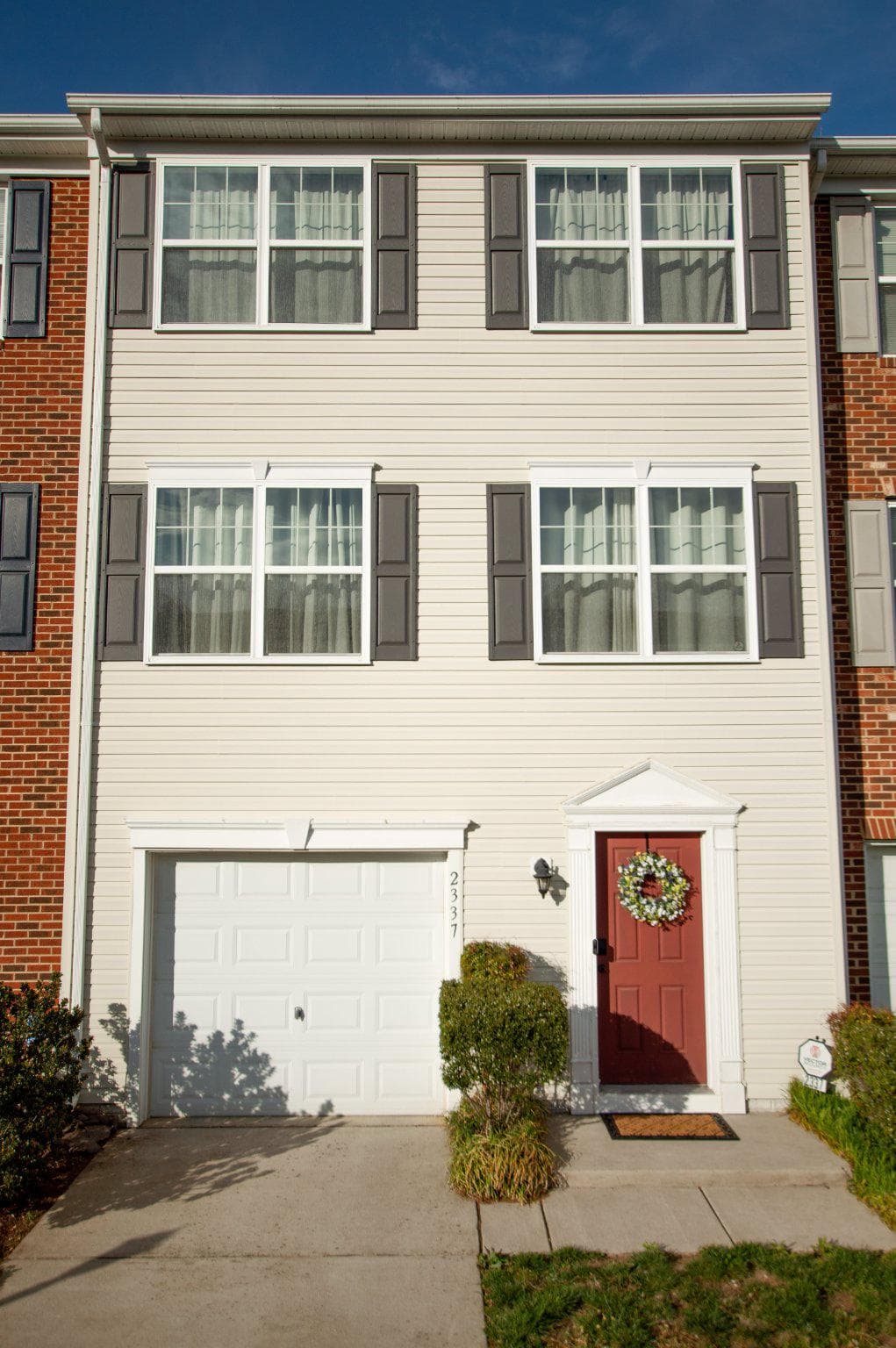 2337 DRAKE LANE - Photo 1