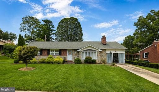 13 HUNTER DRIVE - Photo 1