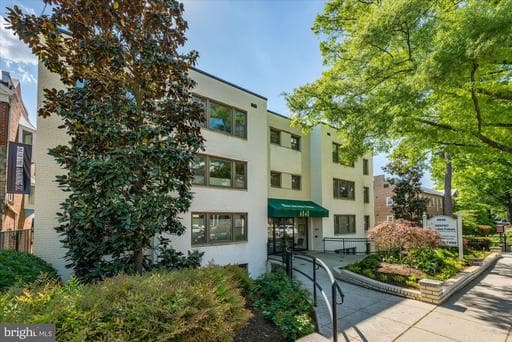 4840 MACARTHUR BOULEVARD 402 - Photo 1